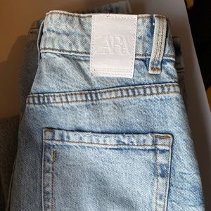 Zara mom jeans light wash (2)